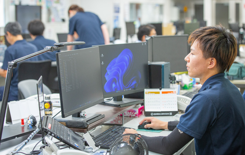 企業からのエール 株式会社DENKEN 松野さん仕事風景